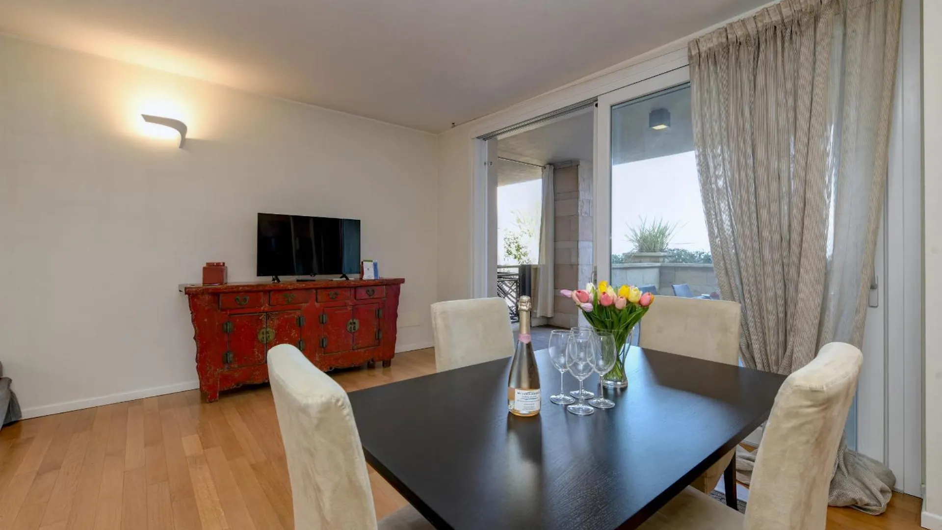 Mgh Luxury - Residenza La Perla Peschiera Lakefront Peschiera del Garda 0*,