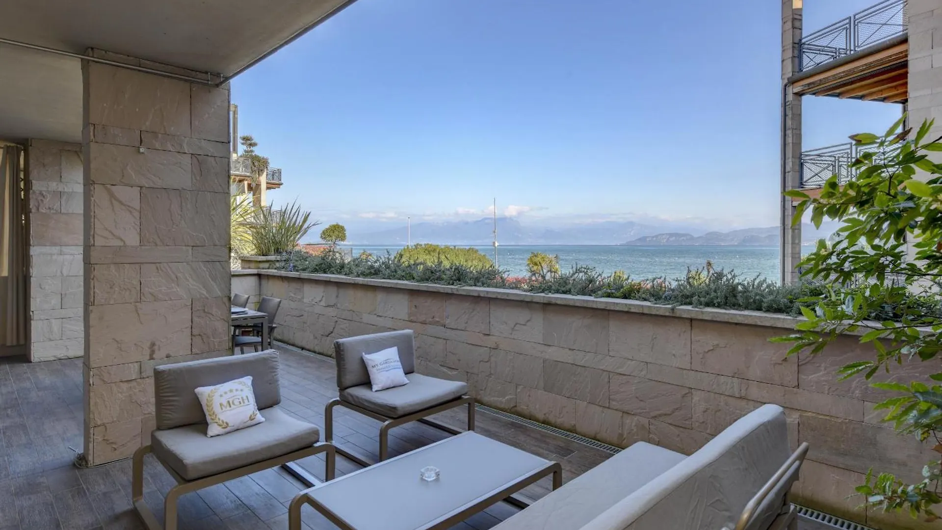 Apartamento Mgh Luxury - Residenza La Perla Peschiera Lakefront Peschiera del Garda